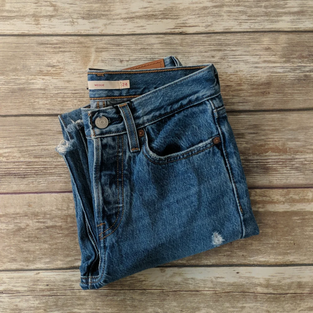 Levi's Wedgie High Rise Women's Jeans - Picture 9 of 9